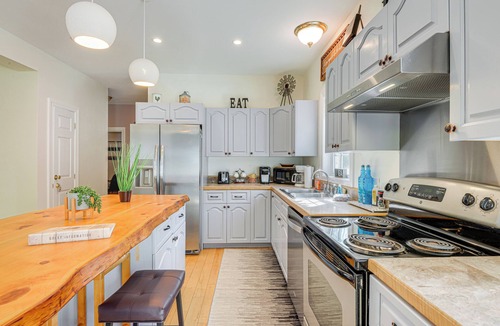 West Dover House | 6 Mi to Mt Snow: Nature-View Home w/Fire Pit!