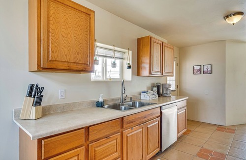 Bisbee House | 6 Mi to Old Bisbee! Charming Family Home w/Yard