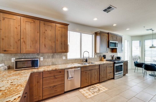 Pinnacle Reserve One House | 6 Mi to Pinnacle Peak Park: BBQ-Ready Home w/Yard