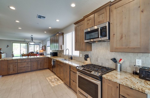 Pinnacle Reserve One House | 6 Mi to Pinnacle Peak Park: BBQ-Ready Home w/Yard