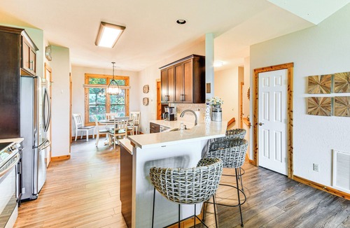 Mountain Air Condo | 6 Mi to Pisgah Nat'l Forest! Condo w/Serene Views