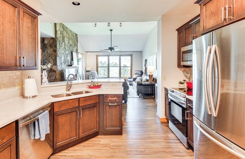Mountain Air Condo | 6 Mi to Pisgah Nat'l Forest! Condo w/Serene Views