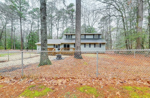 Allen Cottage | 6 Mi to Salisbury: Forest-view Sanctuary!