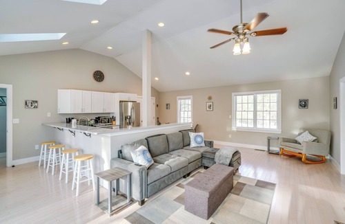 Lee Apartment | 6 Mi to Tanglewood! High-End Lee Apartment