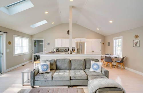 Lee Apartment | 6 Mi to Tanglewood! High-End Lee Apartment