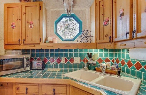 Raintree Apartment | 6 Mi to Texas Tech: Studio w/Shared Pool & Grill