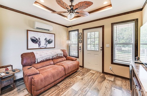 Copperas Cove Cabin | 6 Mi to Topsey Exotic Ranch: Retreat on 12 Acres!