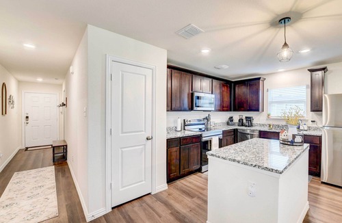 Bellmead House | 6 Mi to Waco! Home for Families + Pets