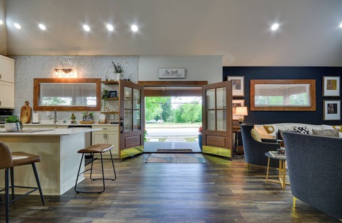 Greensboro House | 6 Mi to Wet 'n Wild! Family Escape w/Yard & Deck