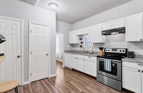 Riverside House | 6-min from Alamodome, 7-min from River Walk, and free coffee bar