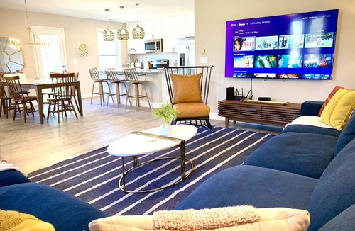 Skyland House | 6 min to Biltmore Estate, 10 min to downtown.