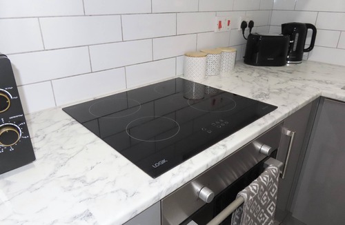 Sheldon Apartment | 6 Mins to NEC & BHX Studio FREE PARKING