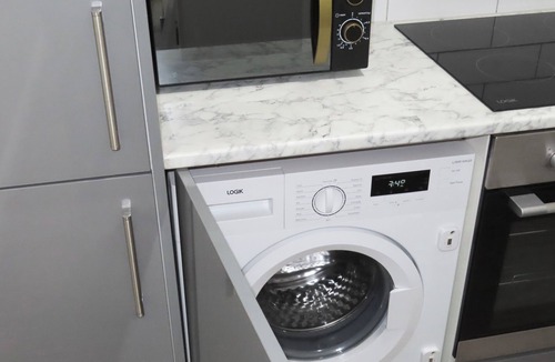 Sheldon Apartment | 6 Mins to NEC & BHX Studio FREE PARKING