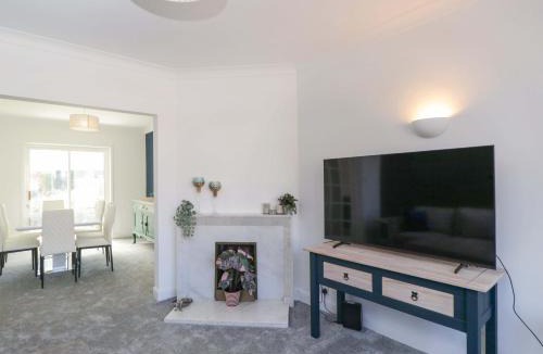 Newton St Loe House | 6 Newbridge Gardens