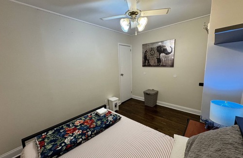 Hicksville House | #6 Nice Private room with queen bed