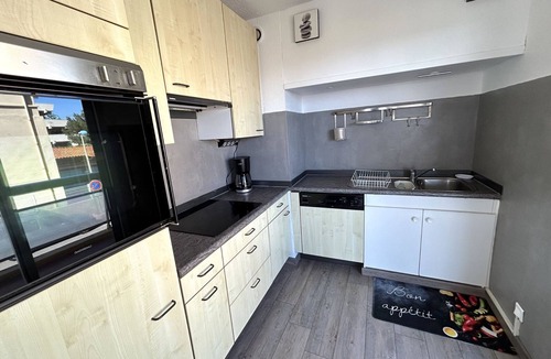 Argeles Plage Apartment | 6-person apartment with terrace and private parking
