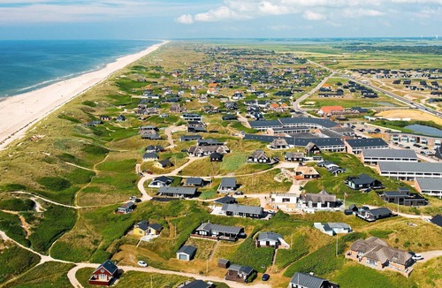Sondervig Apartment | 6 person holiday home on a holiday park in Ringkøbing