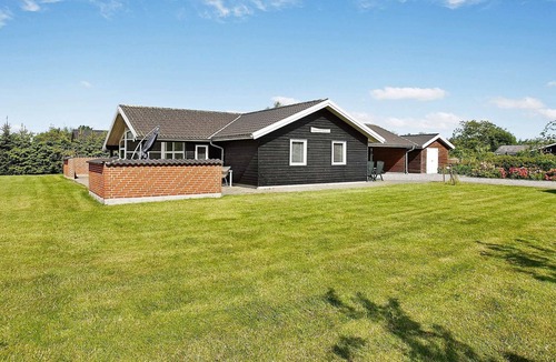 Egense House | 6 person holiday home in Storvorde-By Traum