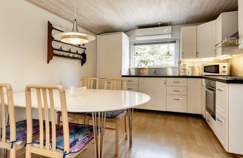 Egense House | 6 person holiday home in Storvorde