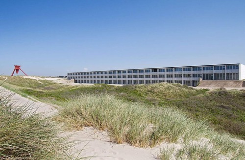 Blokhus Apartment | 6 person holiday home on a holiday park in Blokhus