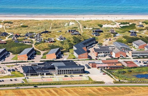 Sondervig Apartment | 6 person holiday home on a holiday park in Ringkøbing