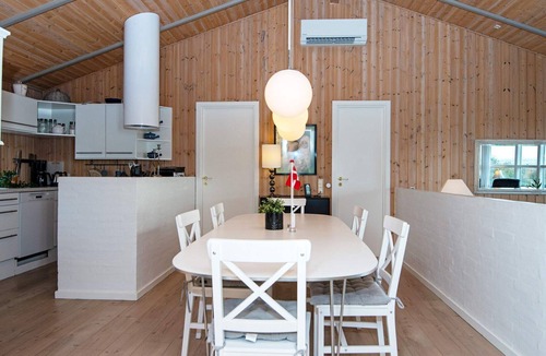 Skødshoved Strand House | 6 person holiday home in Knebel