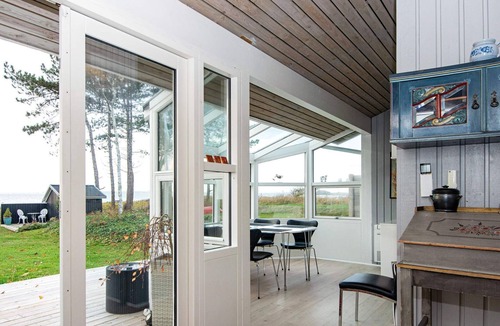 Skødshoved Strand House | 6 person holiday home in Knebel