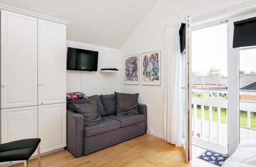 Blavand Apartment | 6 person holiday home in Bl vand