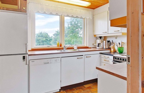 Hvalpsund House | 6 person holiday home in Farsø