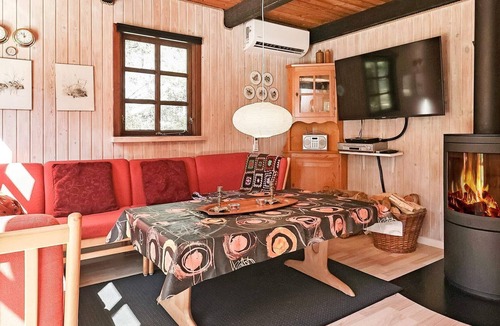 Hals House | 6 person holiday home in Hals