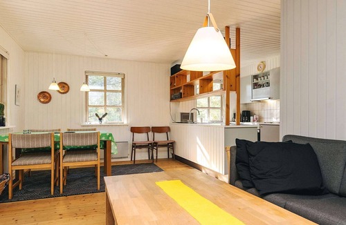 Hou House | 6 person holiday home in Hals