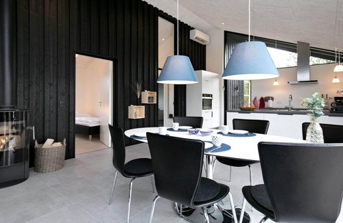 Bratten Strand House | 6 person holiday home in Jerup