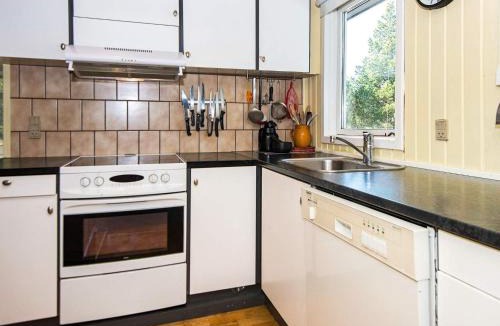 Kongsmark House | 6 person holiday home in R m