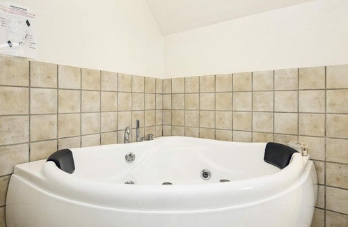 Marielyst House | 6 person holiday home in V ggerl se
