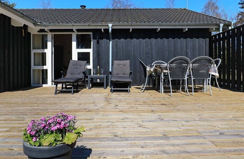 Hou House | 6 person holiday home in Hals