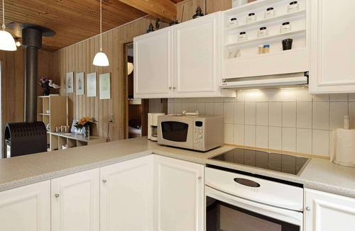 Hou House | 6 person holiday home in Hals