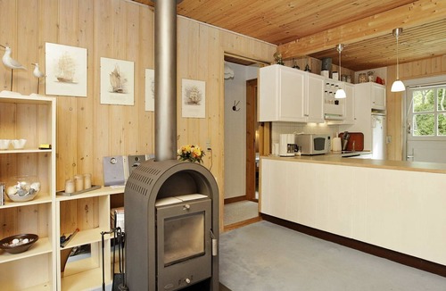 Hou House | 6 person holiday home in Hals