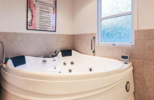 Hou House | 6 person holiday home in Hals