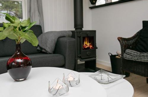 Hou House | 6 person holiday home in Hals