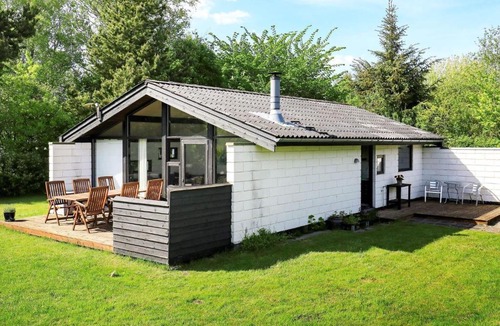 Hou House | 6 person holiday home in Hals