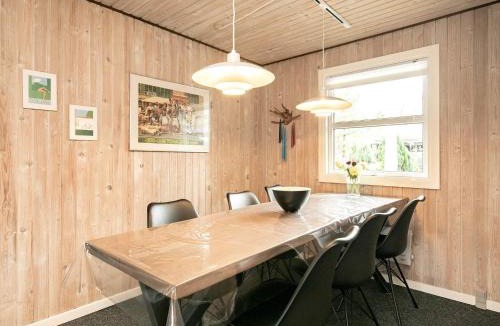 Hou House | 6 person holiday home in Hals