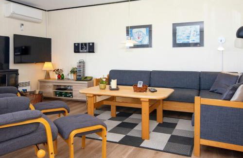 Trans House | 6 person holiday home in Lemvig