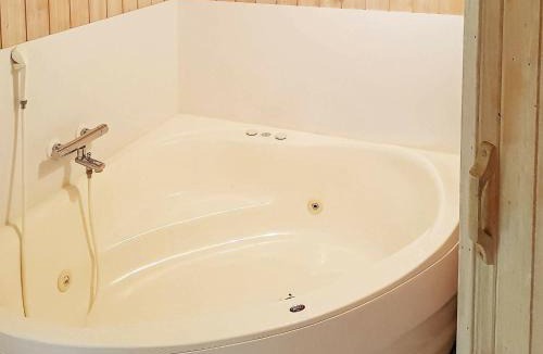 Jegum House | 6 person holiday home in Oksb l