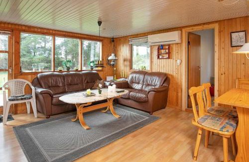 Nordost House | 6 person holiday home in S by