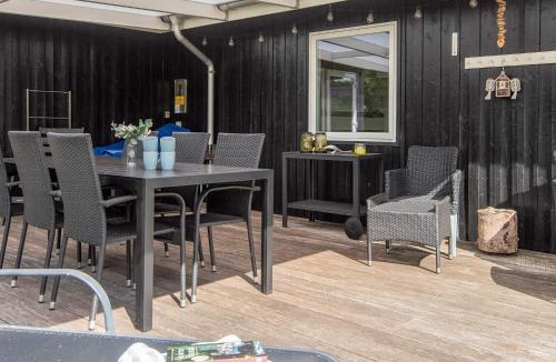 Skaven Strand House | 6 person holiday home in Tarm