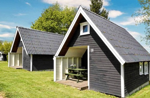 Middelfart House | 6 Person Holiday Park Home in Asperup
