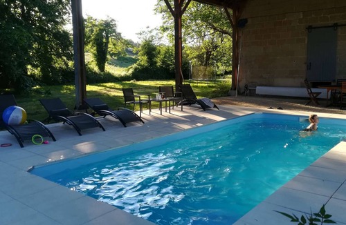 Vouneuil-sur-Vienne House | 6 persons with privative garden, heated pool