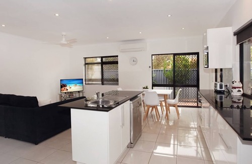 Marcoola House | 6 Petrie Avenue, Marcoola