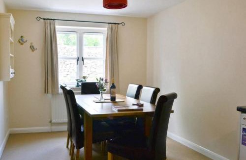 Bainbridge House | 6 Riverdale