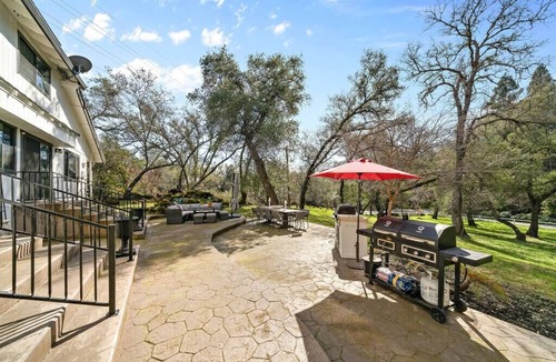 Loomis House | 6 Rooms & 4 Baths - 2.5 Acre Folsom Lake Resort